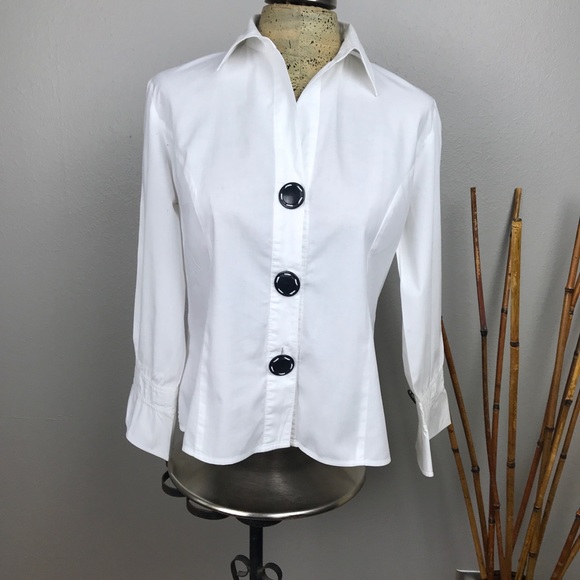 Spense Tops - Spense PM white button down w/black buttons
